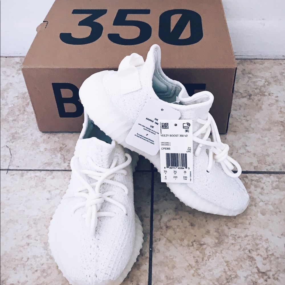 Yeezy Boost 350V2 Triple White